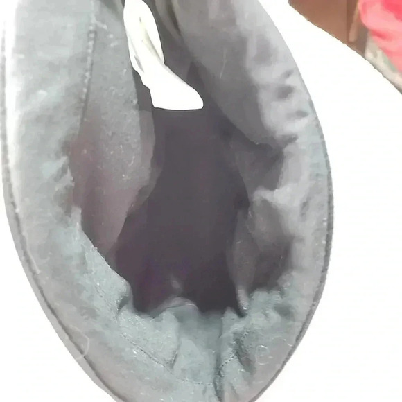 Ugg Fabric metallic Pink Bucket Hat. Nwt - Picture 3 of 5